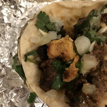Del Taco - ..ordered a taco al carbon asada (beef). Looks like beef/chicken mix to me. yuck. not all people can eat chicken or vice verse. - Breakfast & Brunch Near Me - Salida, California