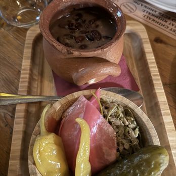 Gruzie Restaurant - Qotnit - Georgian Near Me - Praha 1, Puerto Rico