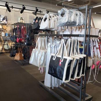DSW Designer Shoe Warehouse - Bags/purses - Shoe Stores Near Me - San Mateo, California DSW Designer Shoe Warehouse - Bags/purses - Shoe Stores Near Me - San Mateo, California