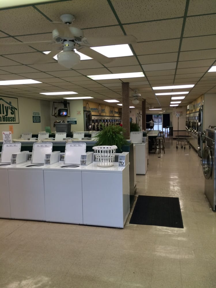 DOLLY’S WASH HOUSE Updated October 2024 39 North Washington St