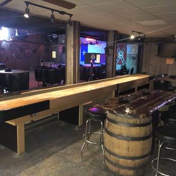 The Finish Line - Shuffleboard! - Bars Near Me - Aledo, Texas