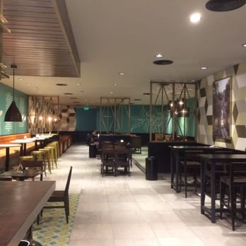 Starbucks - Enormous Starbucks (over 100 seats). - Coffee & Tea Near Me - Buenos Aires, C