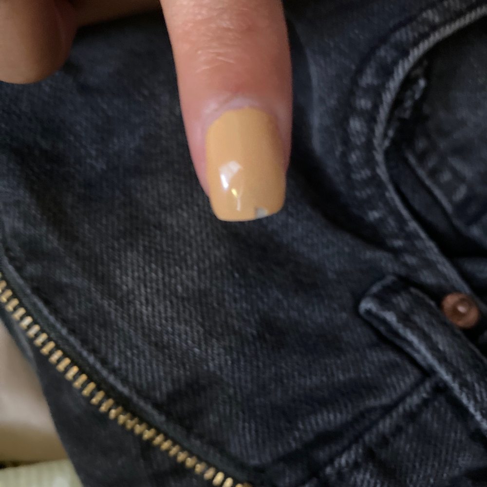 Additional $20 gel chipped after 2 days not very fancy to me!