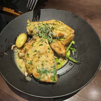 Benchmark Restaurant - American Near Me - Rosemont, Illinois