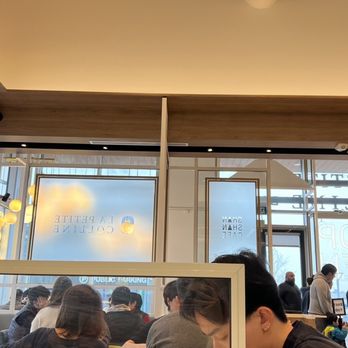 La Petite Colline - Interior - Bakeries Near Me - Toronto, Ontario