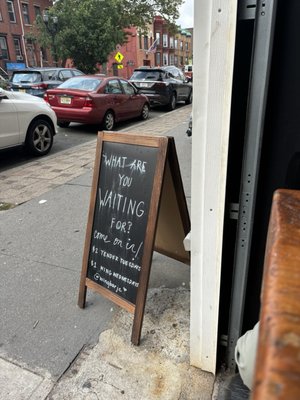 Wing Bar by null