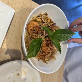 Bun Belly - Pad Thai - lightly spicy - yum - Vietnamese Near Me - Austin, Texas