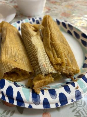 Los Hernández Tamales by null