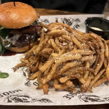 Mad Moose Bar & Grill - Blackberry bacon jalapeño smash burger - Burgers Near Me - Waitsfield, Vermont