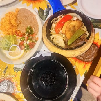 Mia's Tex-Mex Restaurant - Combo Fajitas - Tex-Mex Near Me - Dallas, Texas Mia's Tex-Mex Restaurant - Combo Fajitas - Tex-Mex Near Me - Dallas, Texas