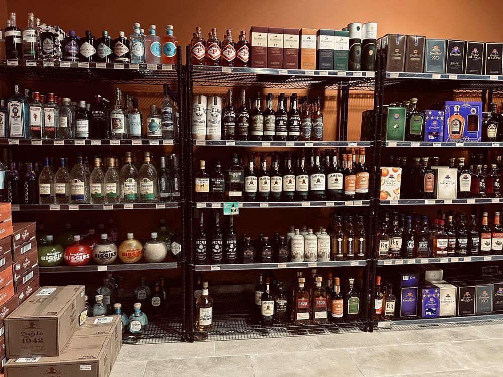 Cedar Liquor Logo