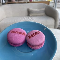 Valentines Macarons