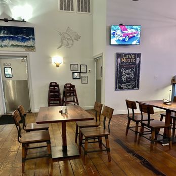Blow Fly Bar and Grill - Inside seating - Seafood Near Me - Gulfport, Mississippi
