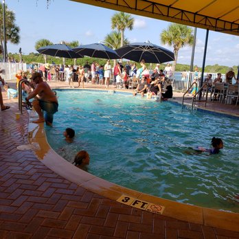 Blue Pointe Bar and Grill - Bars Near Me - Tequesta, Florida