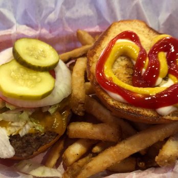 Beth's Burger Bar - Burgers Near Me - Orlando, Florida Beth's Burger Bar - Burgers Near Me - Orlando, Florida