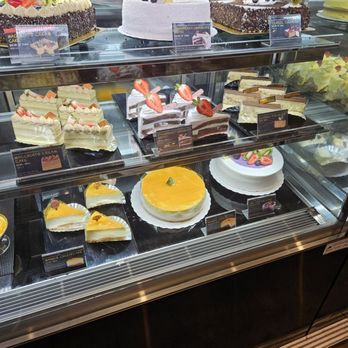 85°C Bakery Cafe-Simi Valley - Dessert and cake - Coffee & Tea Near Me - Simi Valley, California