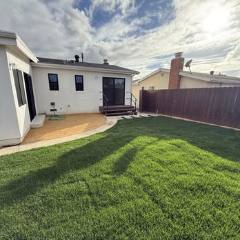 Meticulous Landscape - Decomposed granite and concrete stepping stones - Lawn Services Near Me - Encinitas, California Meticulous Landscape - Decomposed granite and concrete stepping stones - Lawn Services Near Me - Encinitas, California