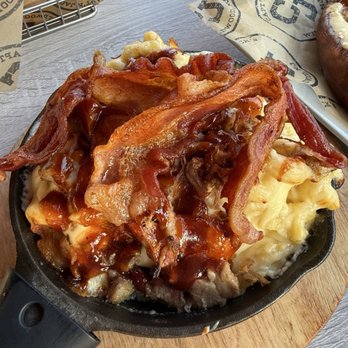 Capt'n Jack's Island Grill - bbq pulled pork mac and cheese - American Near Me - Wildwood, New Jersey