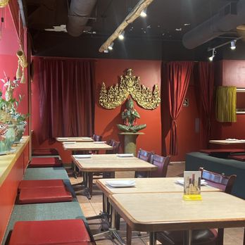 Dao Thai - Thai Near Me - Chicago, Illinois