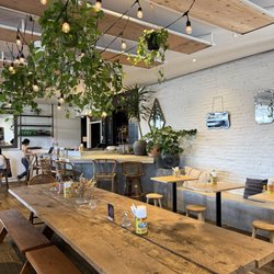 AhbA - Communal table