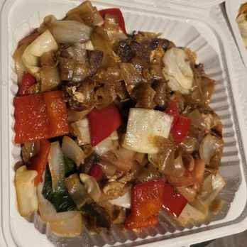 Kati Thai Eatery - Pad kee mao w/ beef - Thai Near Me - Richmond, Texas