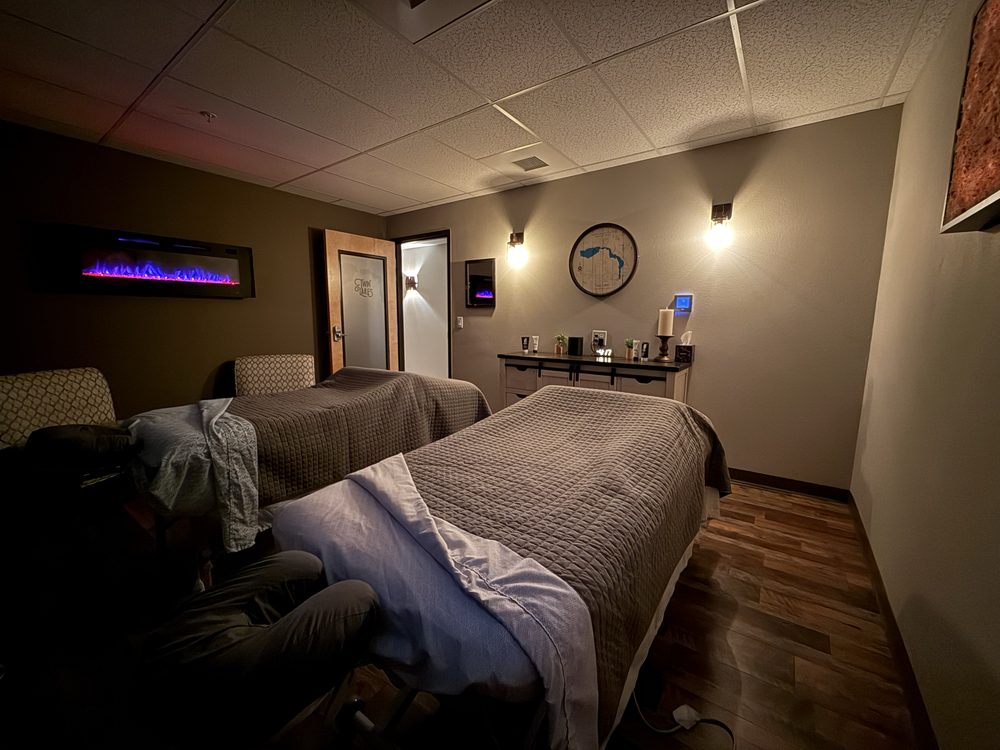 208Massage&Spa Logo