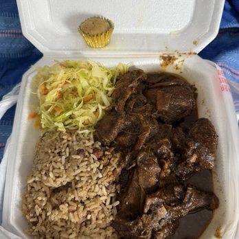 Reggae Wings & Tings - Brown Stew Chicken large, Cabbage, rice and peas - Caribbean Near Me - Mesquite, Texas Reggae Wings & Tings - Brown Stew Chicken large, Cabbage, rice and peas - Caribbean Near Me - Mesquite, Texas