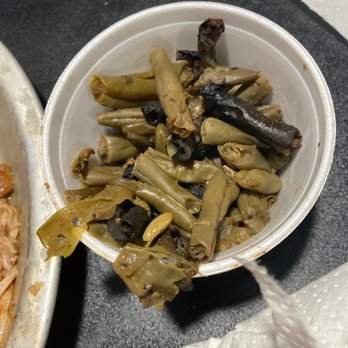 The Hogs Trough - a bowl of pasta and a bowl of green beans - Barbeque Near Me - Grayson, Kentucky
