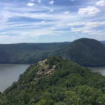 Breakneck Ridge - Hiking Near Me - Cold Spring, New York