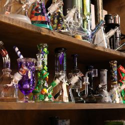 YOLO Tobacco & Vapes