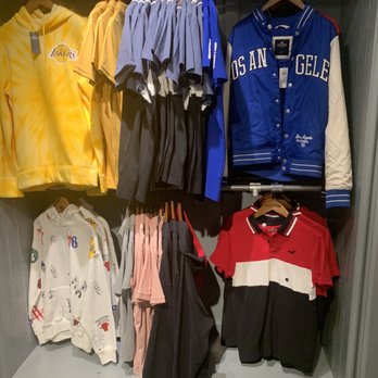 Hollister - Women's Clothing Near Me - Edison, New Jersey