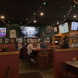 The Moose A Maine Sports Pub - Nice atmosphere. Plenty of TVs