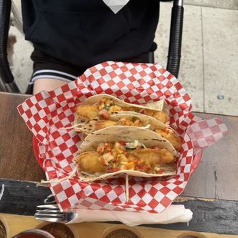 Sawdust City Brewery - Fish Tacos - Breweries Near Me - Gravenhurst, Ontario Sawdust City Brewery - Fish Tacos - Breweries Near Me - Gravenhurst, Ontario