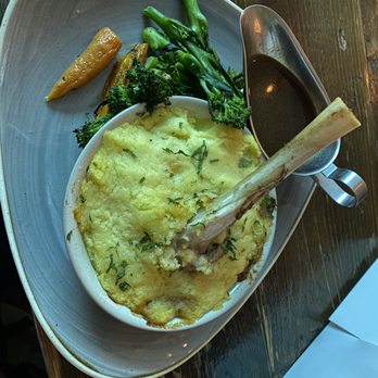 The Swan - Famous Lamb Shank Pie - Pubs Near Me - London, XGL The Swan - Famous Lamb Shank Pie - Pubs Near Me - London, XGL