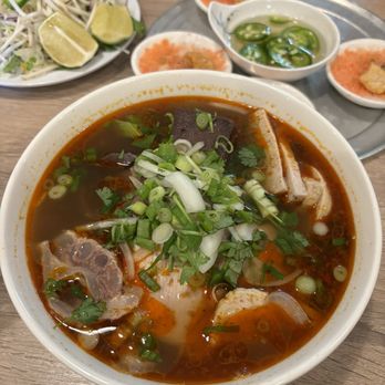 Hue Restaurant - Bun Bo Hue, Banh Beo - Vietnamese Near Me - San Jose, California