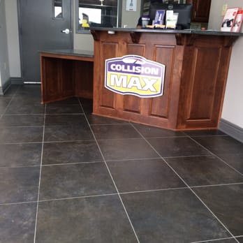 Collision Max - The inside area to pay is clean and comfortable - Body Shops Near Me - Baton Rouge, Louisiana