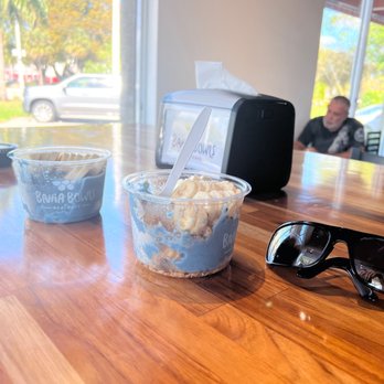 Bahia Bowls - This place is always very clean and never runs out of any items on the menu. Owner is always around.  Friendly staff just delicious. - Juice Bars & Smoothies Near Me - Pembroke Pines, Florida