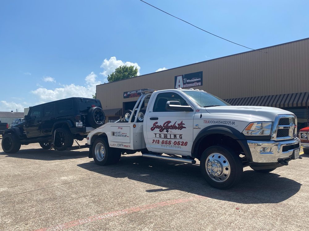 JEFF SMITH BAYTOWN TOWING 2015 Amelia St, Baytown, Texas Towing
