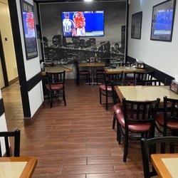New York Pizzeria - Small and Cozy