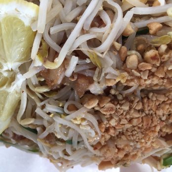 Thai Elephant - Shrimp Pad Thai - Thai Near Me - Hanalei, Hawaii