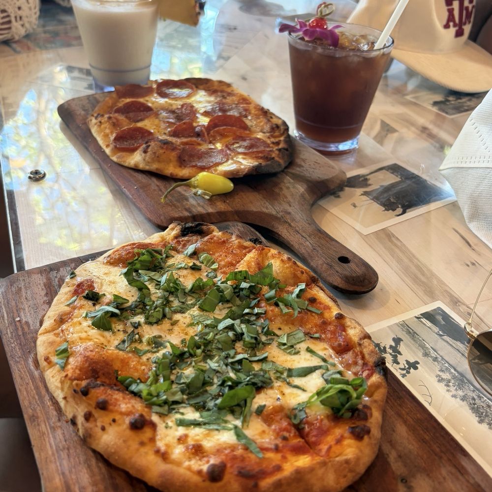 Hawaiian Aroma Caffe - Margarita pizza and pepperoni pizza - Cafes Near Me - Honolulu, Hawaii Hawaiian Aroma Caffe - Margarita pizza and pepperoni pizza - Cafes Near Me - Honolulu, Hawaii