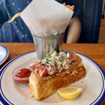 Hudson House - Lobster Roll - Seafood Near Me - Addison, Texas Hudson House - Lobster Roll - Seafood Near Me - Addison, Texas