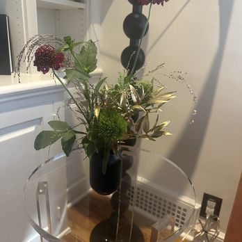 Of the Earth Florals - Unique small arrangement, it has a mixture of long lasting flowers and faux flowers. - Florists Near Me - Lincoln, Nebraska Of the Earth Florals - Unique small arrangement, it has a mixture of long lasting flowers and faux flowers. - Florists Near Me - Lincoln, Nebraska