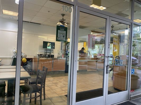 The Ma'lawah Bar by null