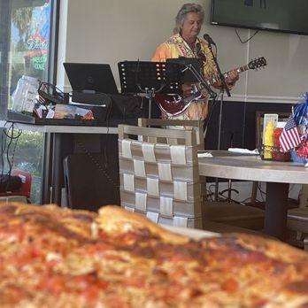 Bayview Pub & Grill - Dino performing on a Sunday evening - Burgers Near Me - Clearwater, Florida