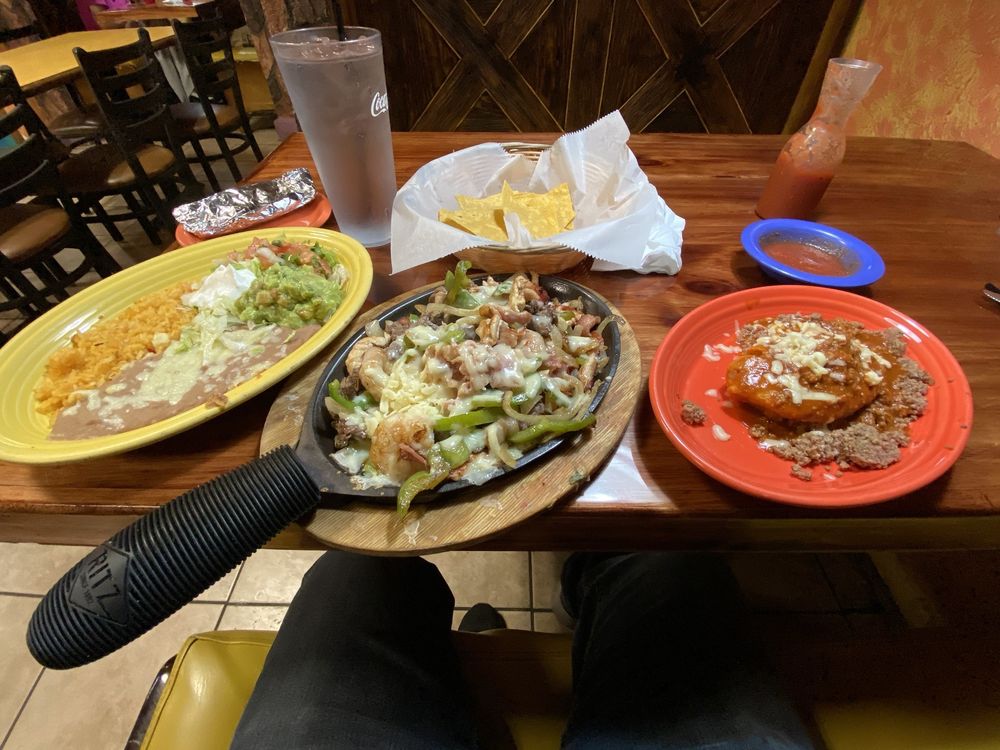 El Canelo Mexican Restaurant Logo