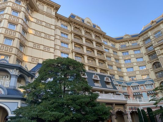 Tokyo Disneyland Hotel by null