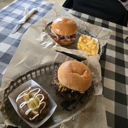 Buddies in BBQ - Smash Burger& Pulled Pork Sandwich. 10/10