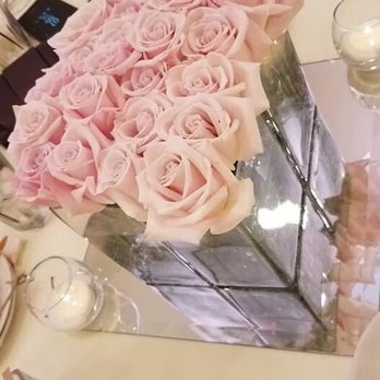 Divine Designs & Events - Centerpiece 3 - Wedding Planning Near Me - Franklin Park, Illinois Divine Designs & Events - Centerpiece 3 - Wedding Planning Near Me - Franklin Park, Illinois