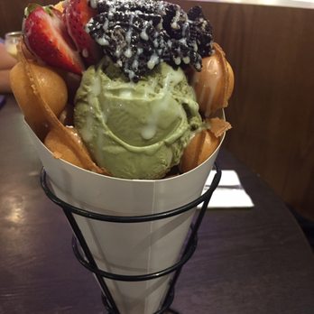 520 Dessert - Waffle with green tea ice cream strawberry and Oreo - Desserts Near Me - Flushing, New York 520 Dessert - Waffle with green tea ice cream strawberry and Oreo - Desserts Near Me - Flushing, New York